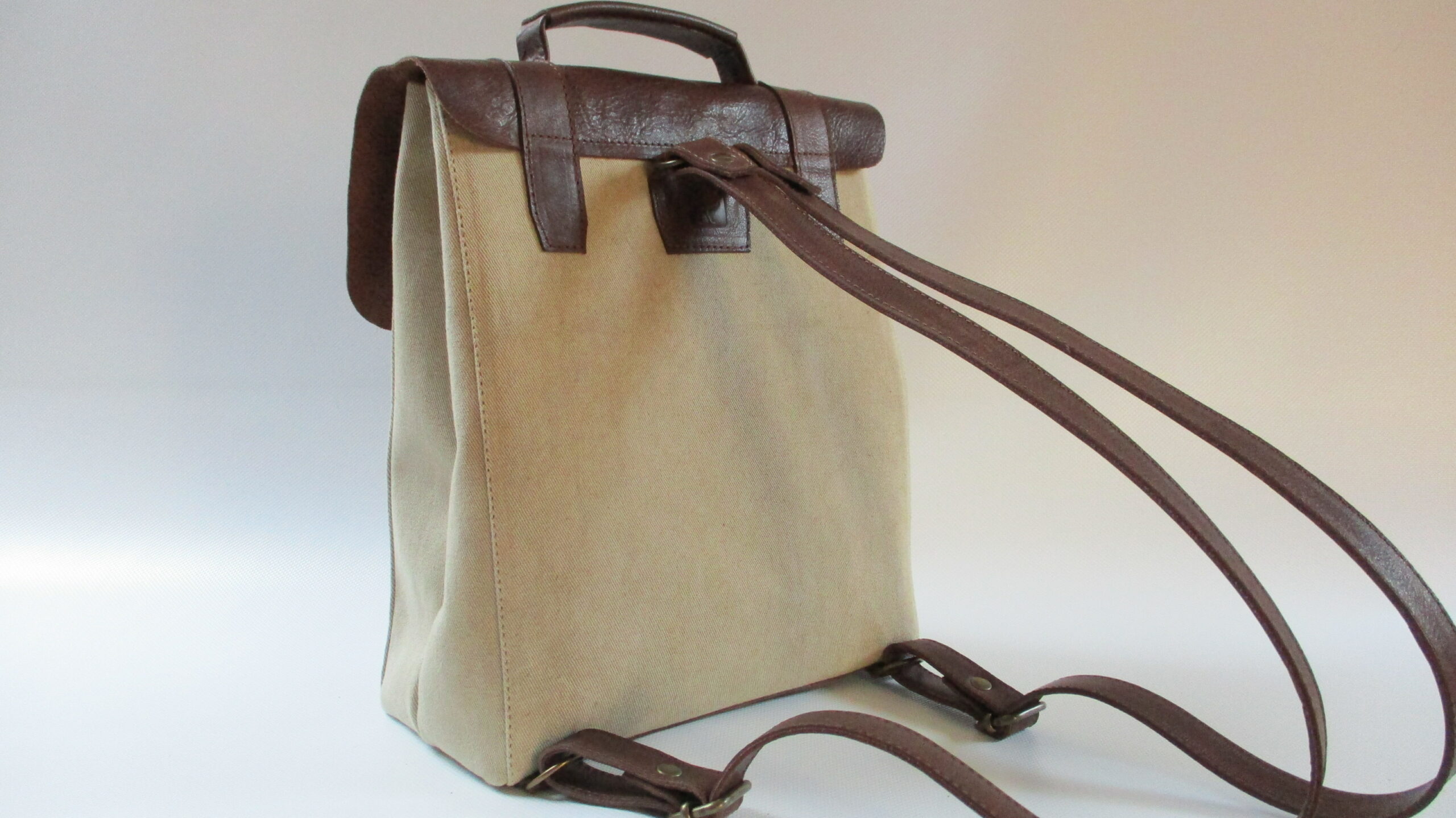 sac à dos cuir marron foncé et toile beige – Image 3